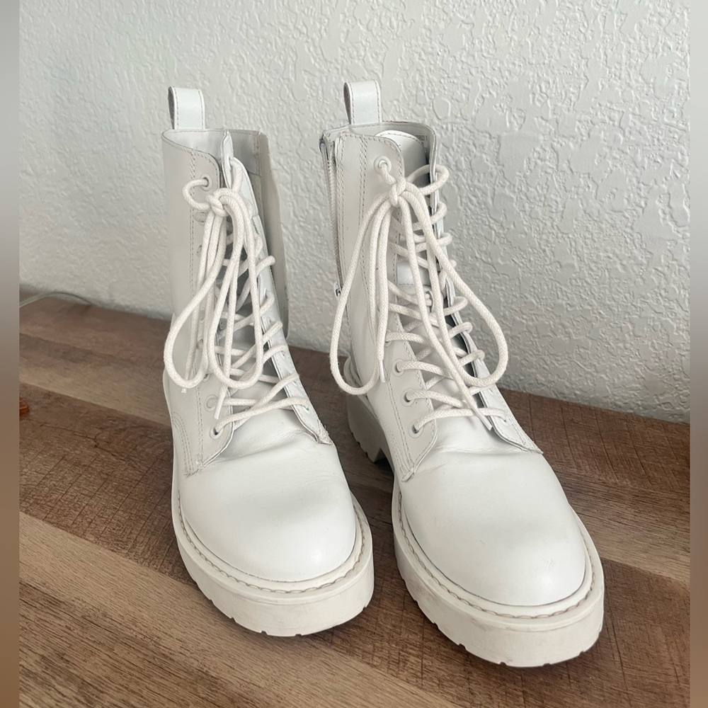 Steve Madden Leather upper White Combat Boots - Size  7M